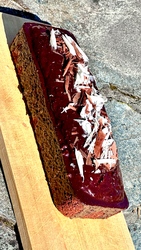 Saftig kake glasert med en tynn ganache 