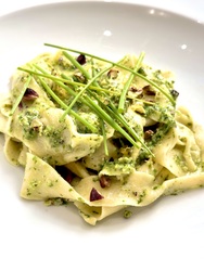 Pappardelle med pistasj- og persillepesto