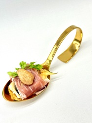 Brioche, trøffel, fiken, brieskorpe, grønne urter, skinke - aromaer vi forbinder med moden champagne 