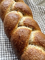Helgrovt flettebrød