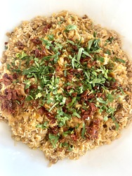 Linse-ris med karamellisert løk