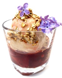 Frisk fruktig dessert for milde forsommerkvelder
