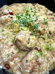 Sitronorzo med kjøttboller