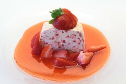 Semifreddo med jordbær
