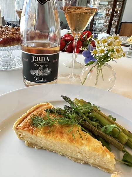 Svensk pai og svensk vin