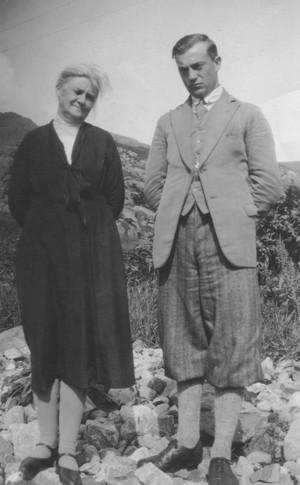 Ingeborg og Carl Amandus. Biltur på 1950-tallet. Ingeborg og Carl Amandus. Biltur på 1950-tallet.