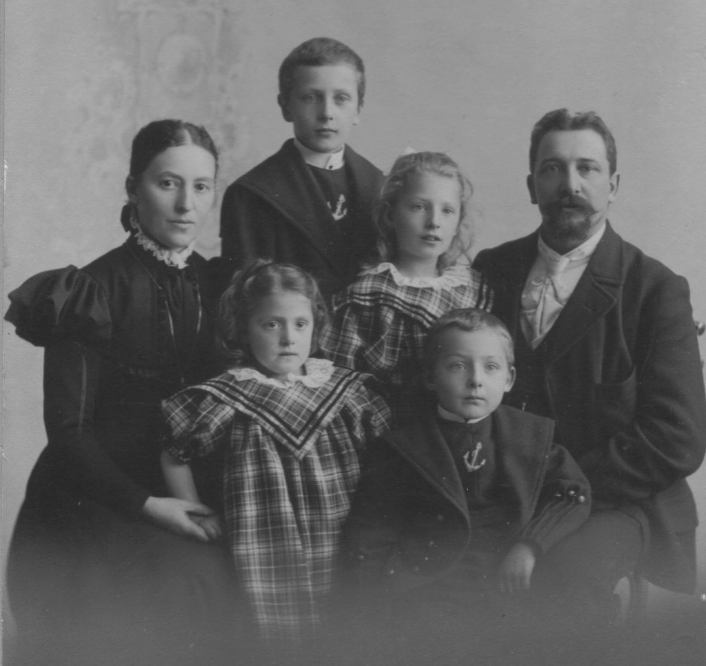 Johanne, Sigrid, Reidar, Aslaug, Arne og Johan Oluf. Ca 1888.